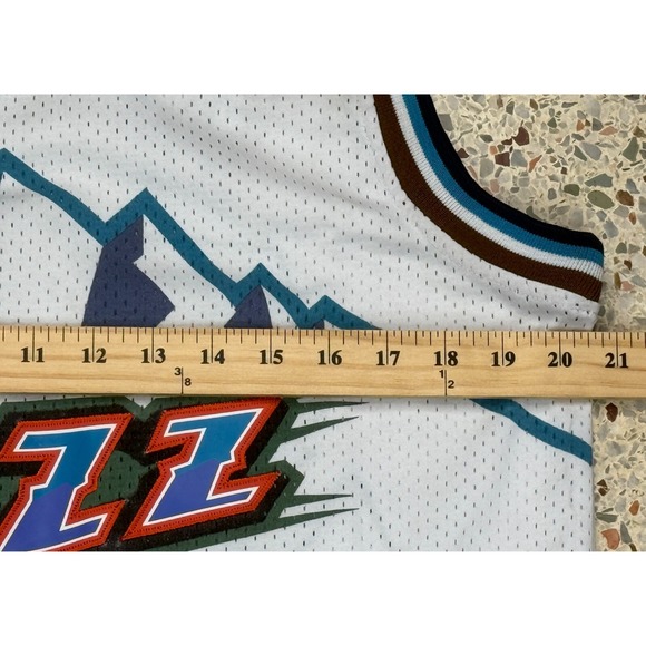 Adidas Hardwood Classics NBA Vintage #32 Utah Jazz Karl Malone Jersey Size M - Picture 9 of 12